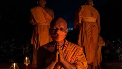 monjes-budistas-todos-metanfetamina-tailandia-nirvana