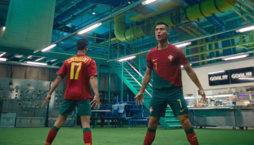 Dos Cristiano Ronaldos en 'The Football Verse' de Nike