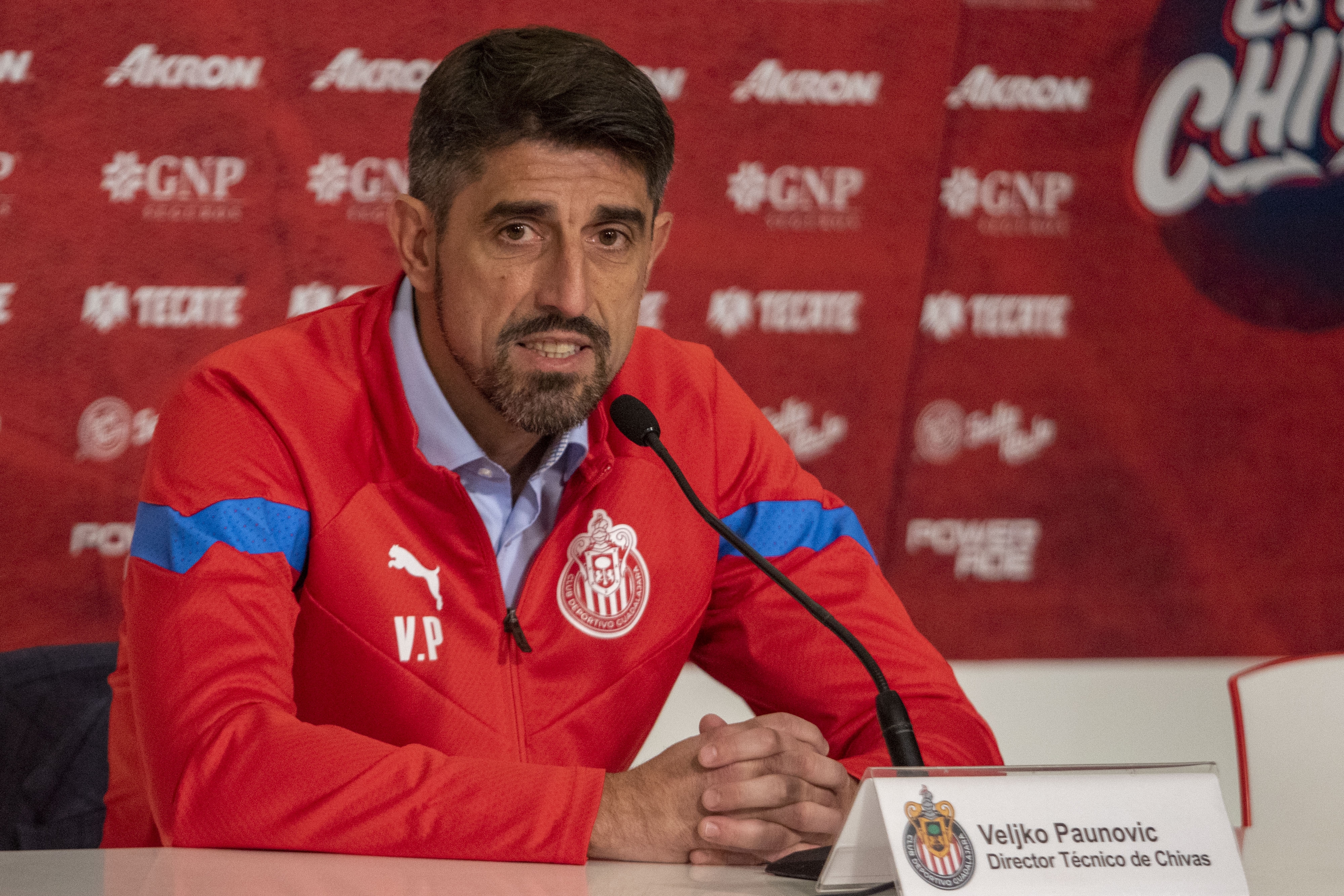 Presentación de Veljko Paunovic con Chivas