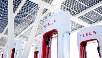 Estaciones de carga para los carros eléctricos de Tesla