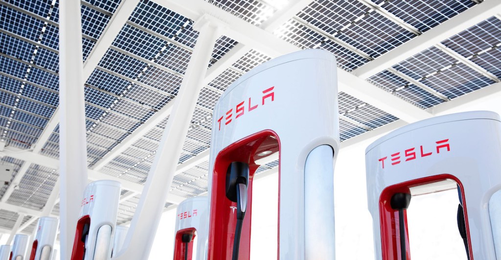 Estaciones de carga para los carros eléctricos de Tesla