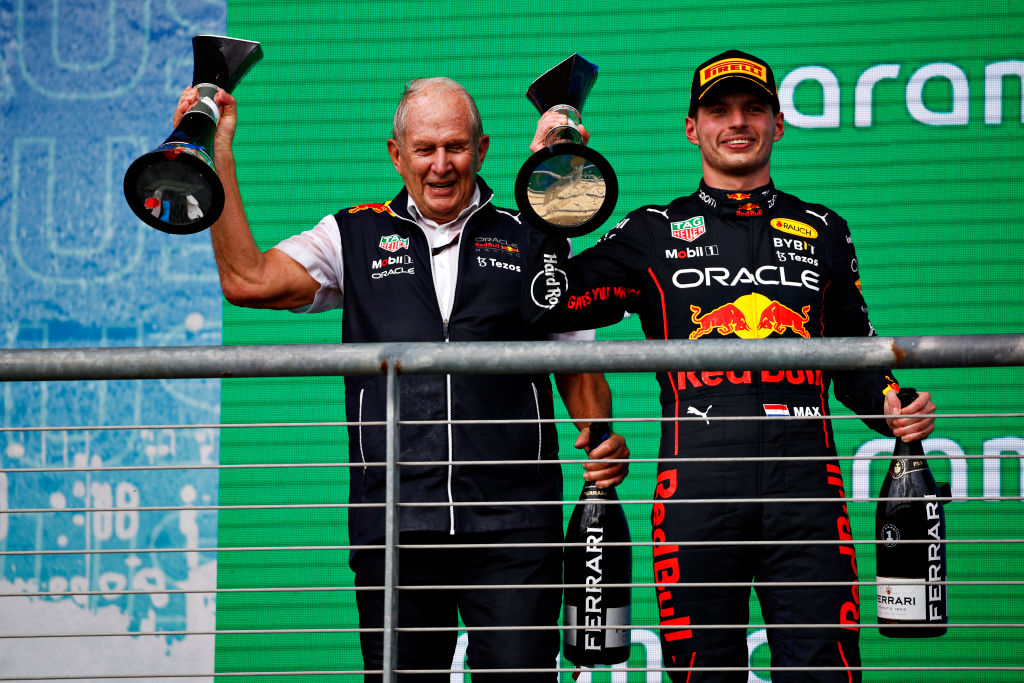 Helmut Marko ve a Checo ganando una o dos carreras en 2023: "No veo que pueda retar a Verstappen"