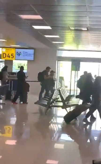 Desalojan Aeropuerto Internacional de Guadalajara por incendio