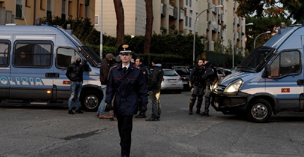 Junta de vecinos en Roma termina en tiroteo; hay tres muertos y varios heridos