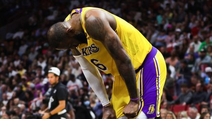 ¿Por qué los Lakers se están cayendo a pedacitos con todo y LeBron James en la NBA?