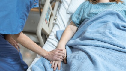 Mujer desconecta el respirador de una paciente porque le molestaba el ruido