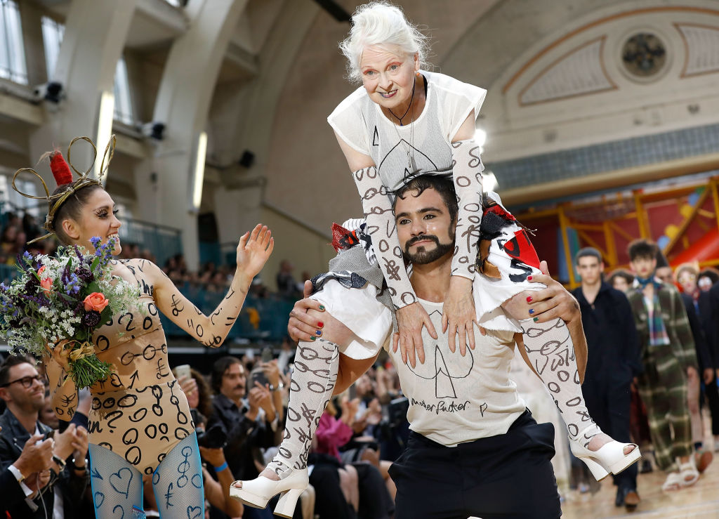 Murió a los 81 años Vivienne Westwood, diseñadora de moda e icono del punk