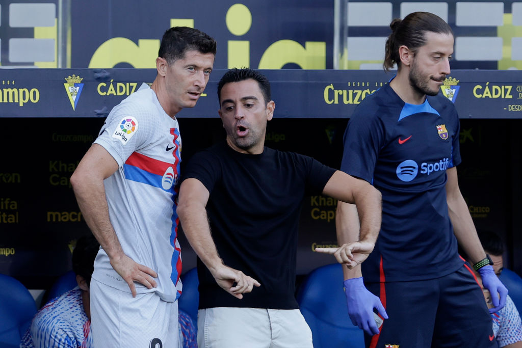 Xavi llena de halagos a César Montes previo a enfrentar al Espanyol