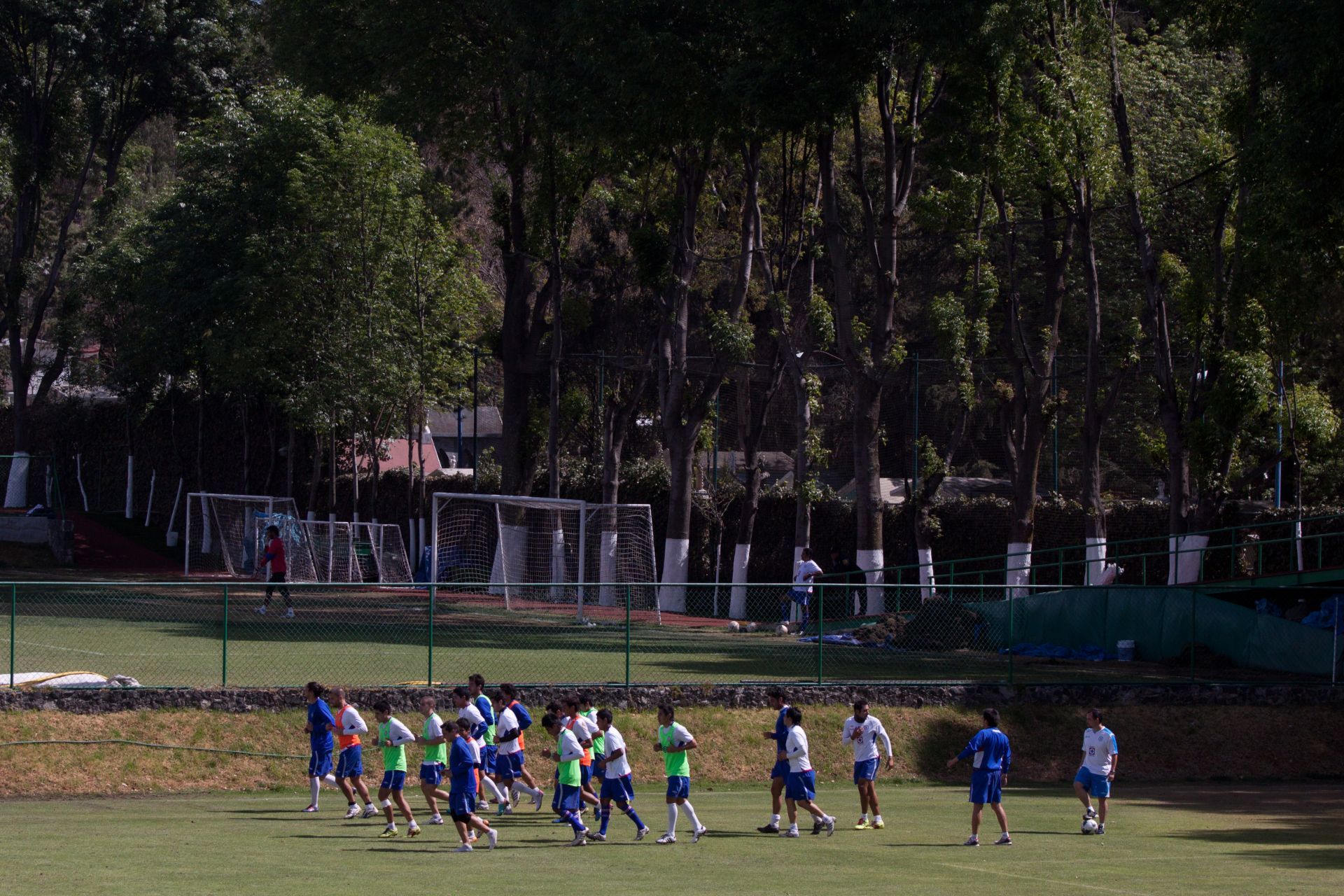 Asaltan a Jesús Corona al salir del entrenamiento de Cruz Azul en La Noria