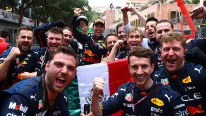 "El campeonato está para tomarlo": David Coulthard ve a Checo con posibilidades de ser campeón en 2023