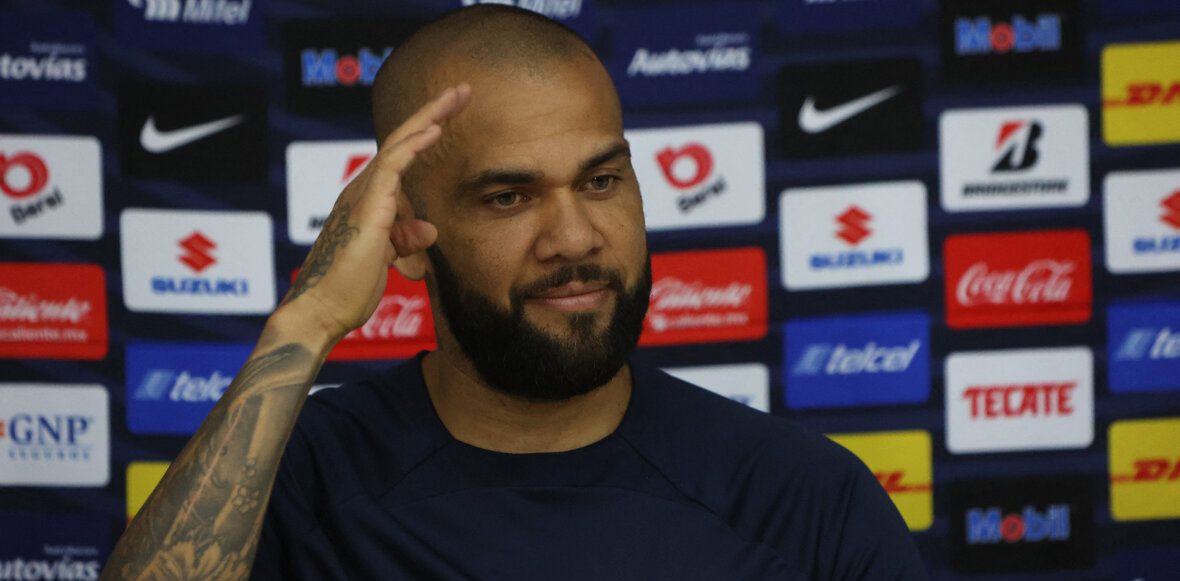 Pumas rescindió el contrato de Dani Alves por cargos de agresión sexual