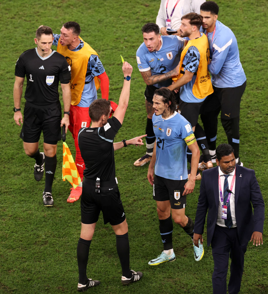 Suspensiones y multas: Las sanciones de FIFA a Uruguay por el polémico partido vs Ghana en Qatar 2022