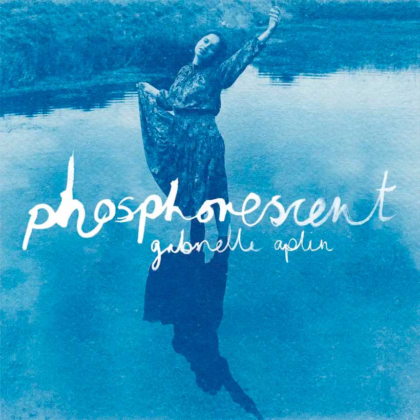 Gabrielle Aplin trae 'Phosphorescent', un disco optimista con pop variado