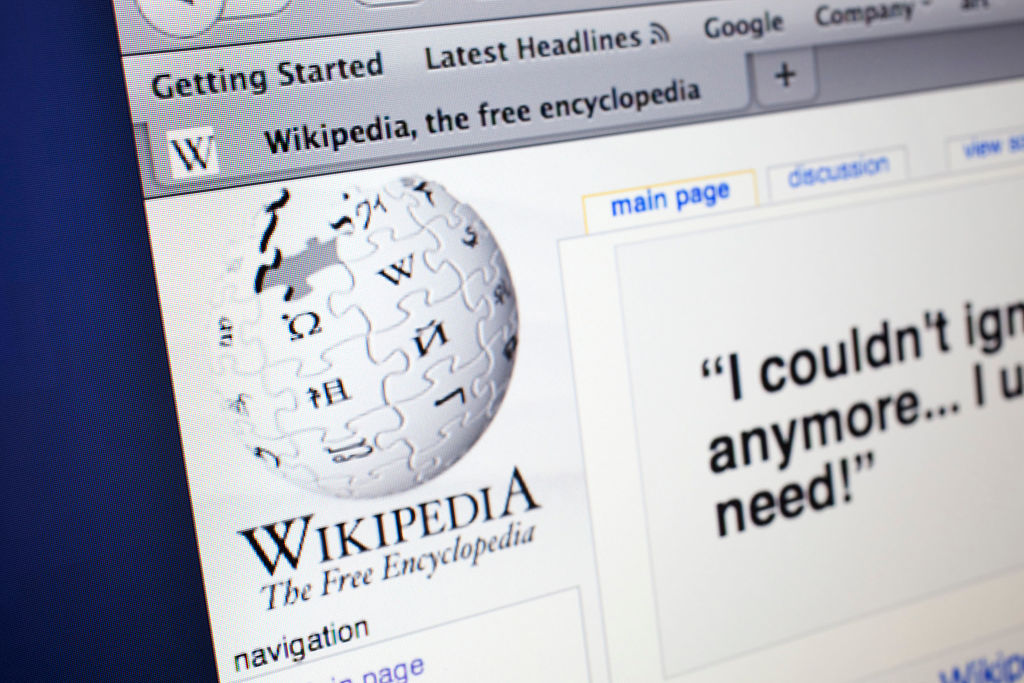 Ora ora: Lo que sabemos del hackeo que sufrió Wikipedia en Español