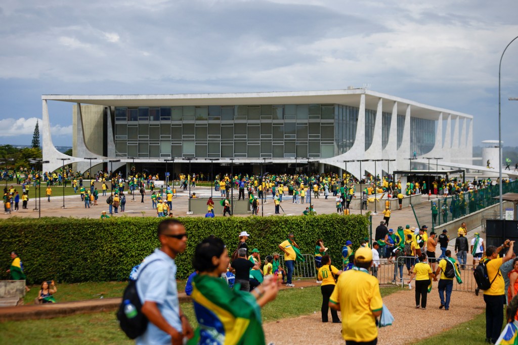 Caos en Brasil: Seguidores de Bolsonaro invaden Congreso, Presidencia y Suprema Corte