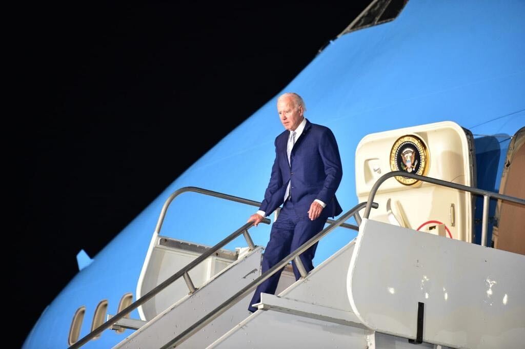 Las fotos y los videos de la llegada de Joe Biden al AIFA 