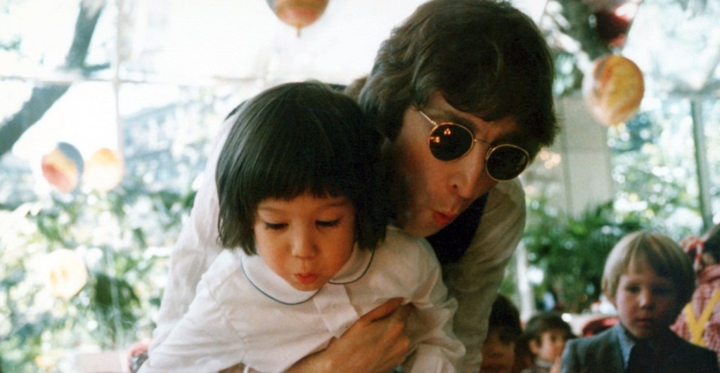 "Beautiful Boy": La emotiva (y polémica) historia de la canción que John Lennon escribió a su hijo