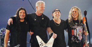 Metallica toca el tema del suicidio y  nos dice que no estamos solos en la rola “Screaming Suicide”. Noticias en tiempo real