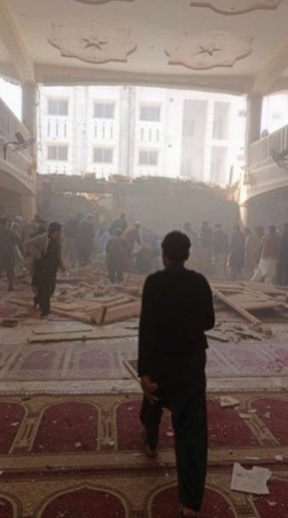 pakistan-atentado-terrorista-mezquita-oracion