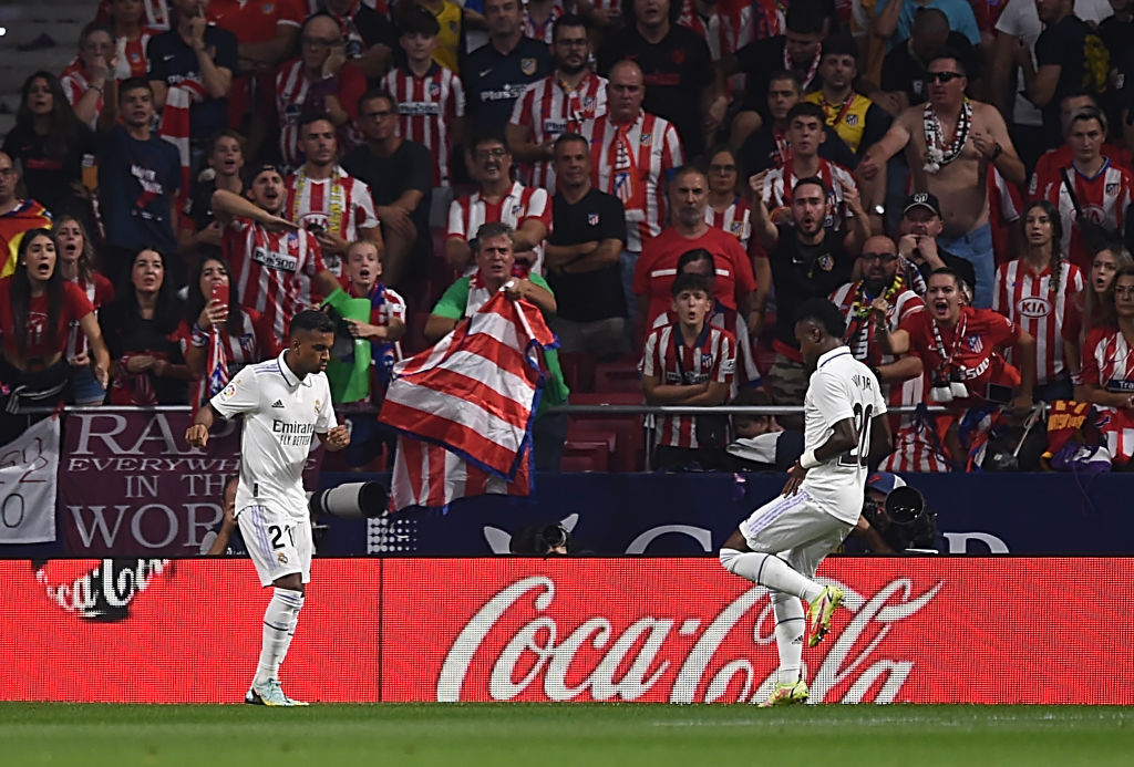Vinicius Jr, delantero del Real Madrid en contra del Atlético de Madrid