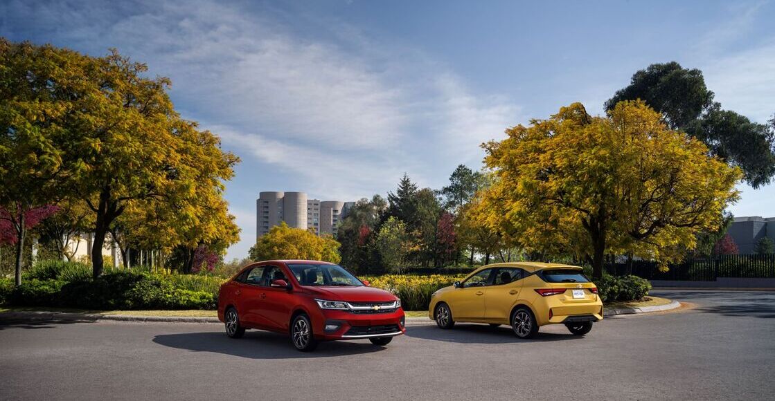 Chevrolet Aveo 2024 versiones Sedán y Hatchback