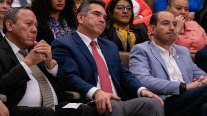 Jesús Zambrano, Alejandro Moreno Cárdenas y Marko Cortés durante la Reunión Plenaria de la alianza Va Por México en la Cámara de Diputados
