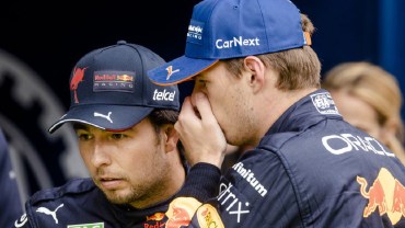 Expiloto de F1 critica la dupla entre Checo y Verstappen