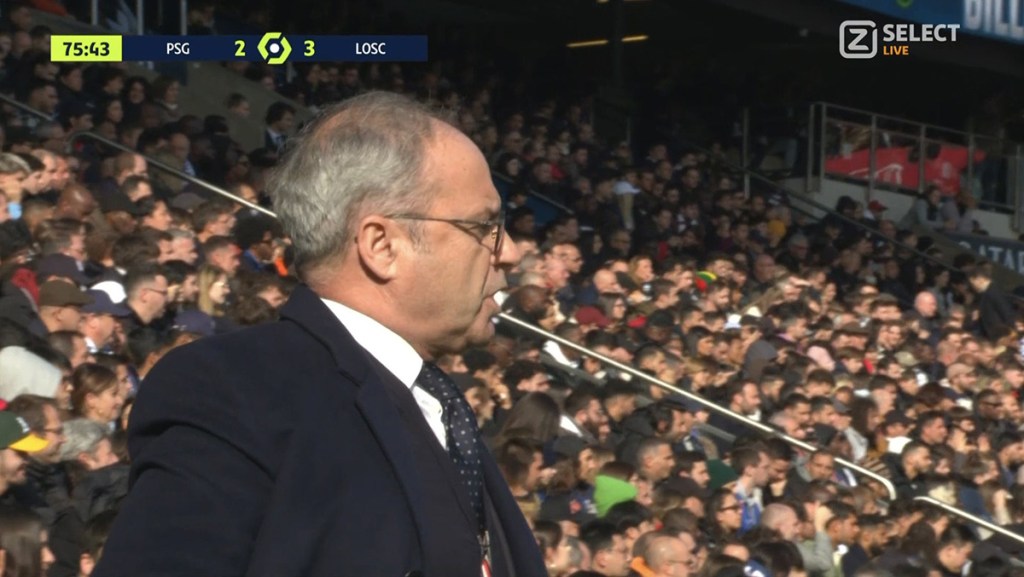 Luis Campos, consejero deportivo del PSG, en la cancha vs Lille