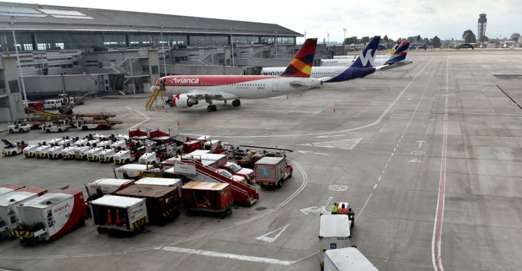 Viva Air canceló vuelos en aeropuertos de Colombia.