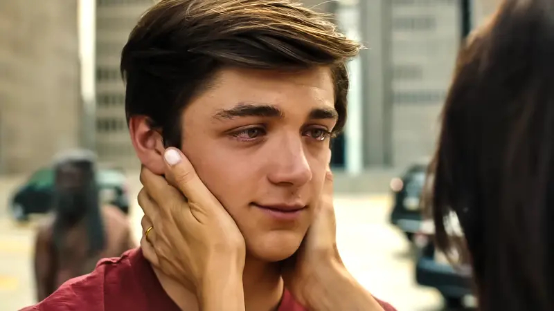 Asher Angel como Billy Batson 