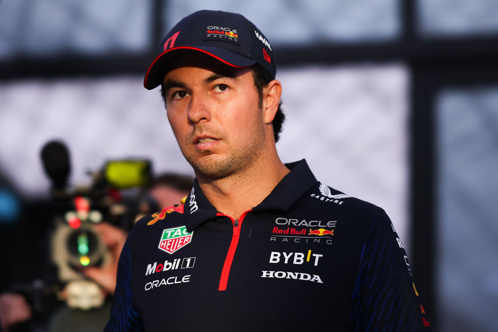 "Si sigue lloriqueando, será reemplazado": Critican fuerte a Checo Pérez por quejarse de la actitud de Verstappen