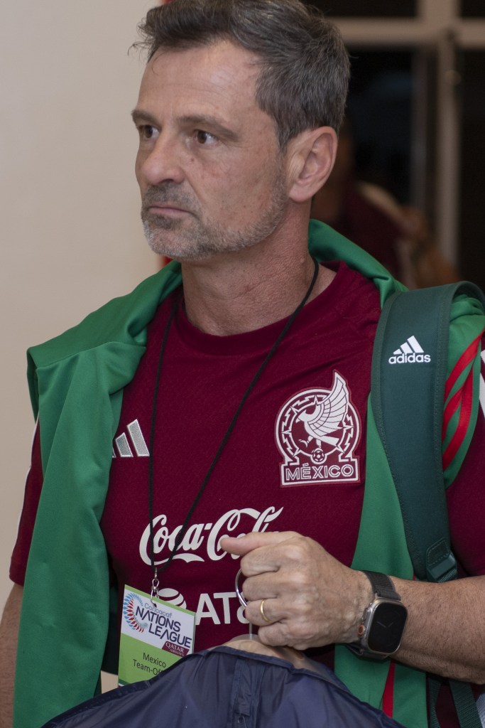 Diego Cocca en su debut con Selección Mexicana ante Surinam