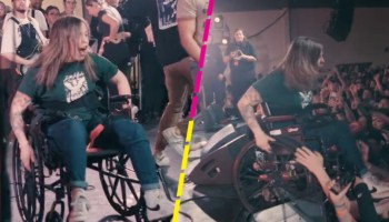 fan silla de ruedas se lanza al público en conciero