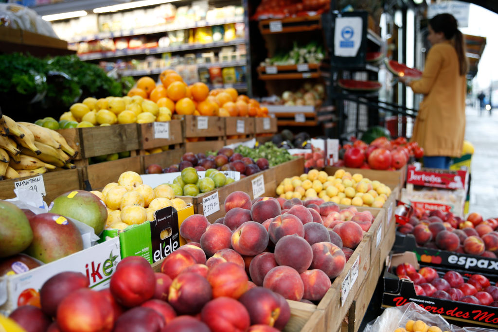 Estos son las 10 frutas y verduras con más pesticidas en Estados Unidos