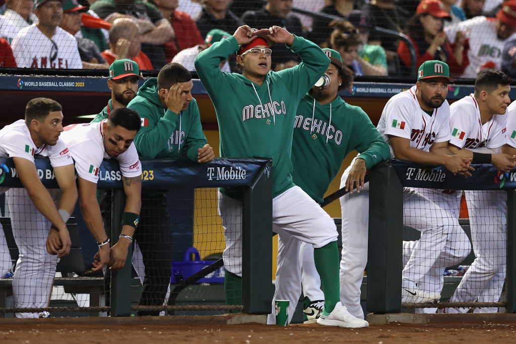 Julio Urías salió ovacionado en el opening day de la MLB y lo dedicó a México