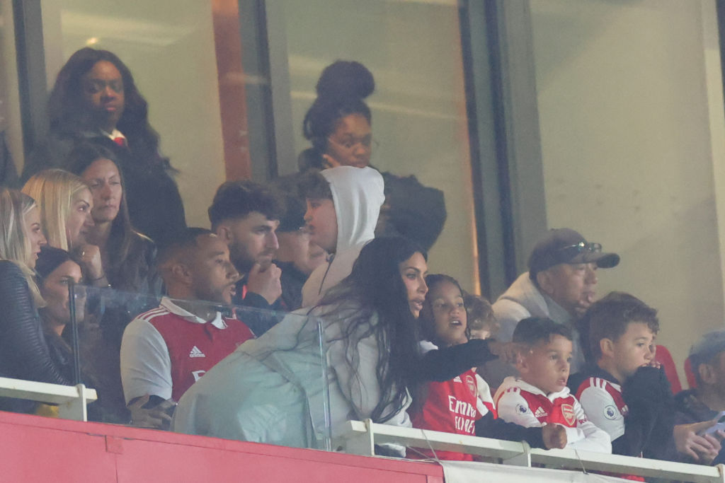 Kim Kardashian en el estadio del Arsenal