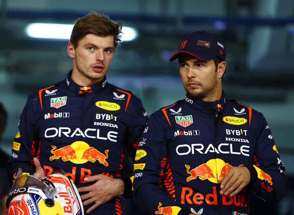 ¿No que muy amigos? Verstappen desobedeció órdenes de Red Bull para que Checo no lo alcanzara en Baréin