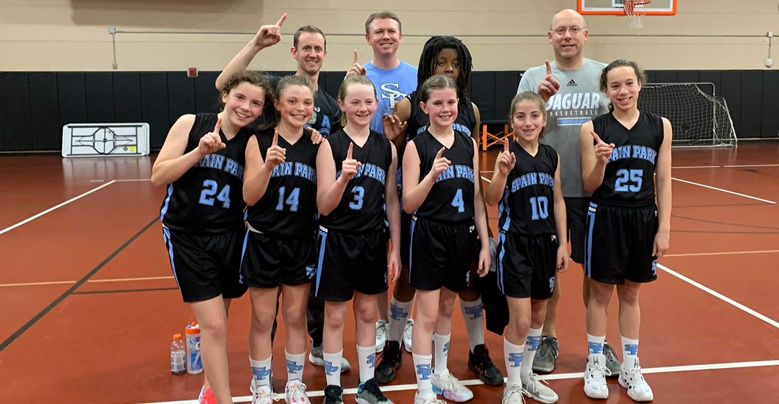 Un equipo de niñas ganó un torneo de niños en Alabama y les niegan el trofeo de campeonas