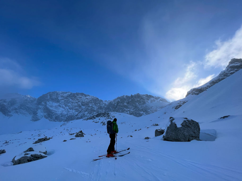 Mueren 4 personas tras una avalancha de nieve en los Alpes franceses