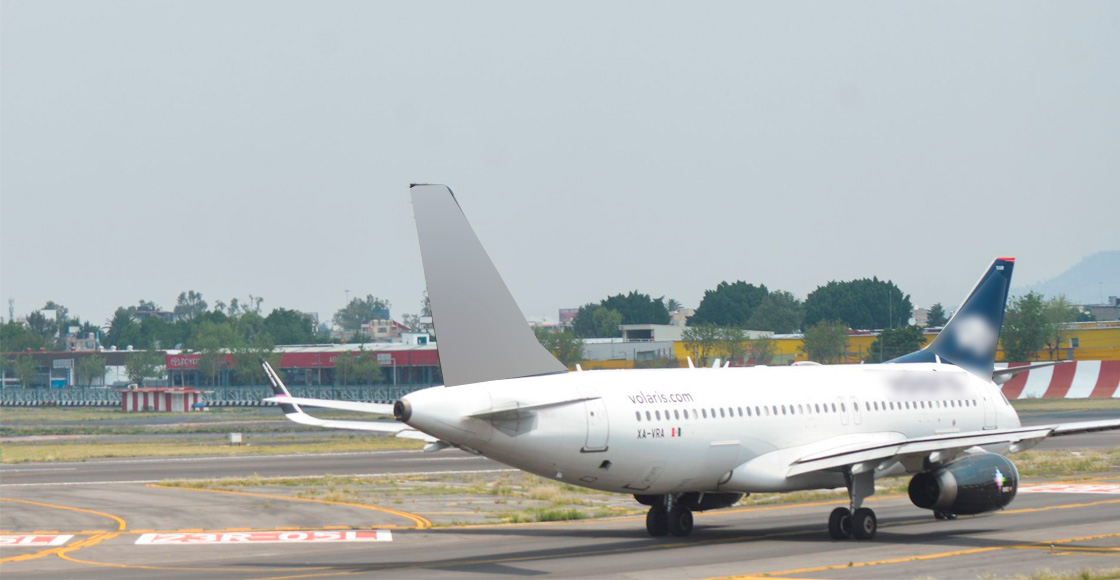 Choque en el AICM Dos aviones se dan un llegue en las pistas del