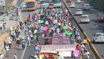 bloqueo-autopista-del-sol-cuernavaca-acapulco