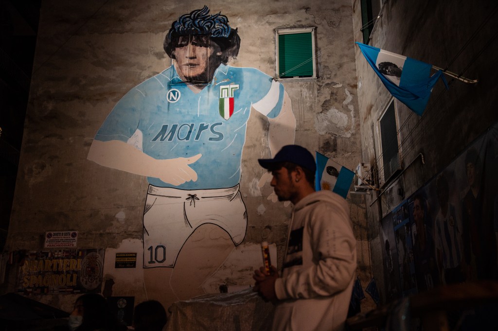 Mítico mural de Diego en Nápoles