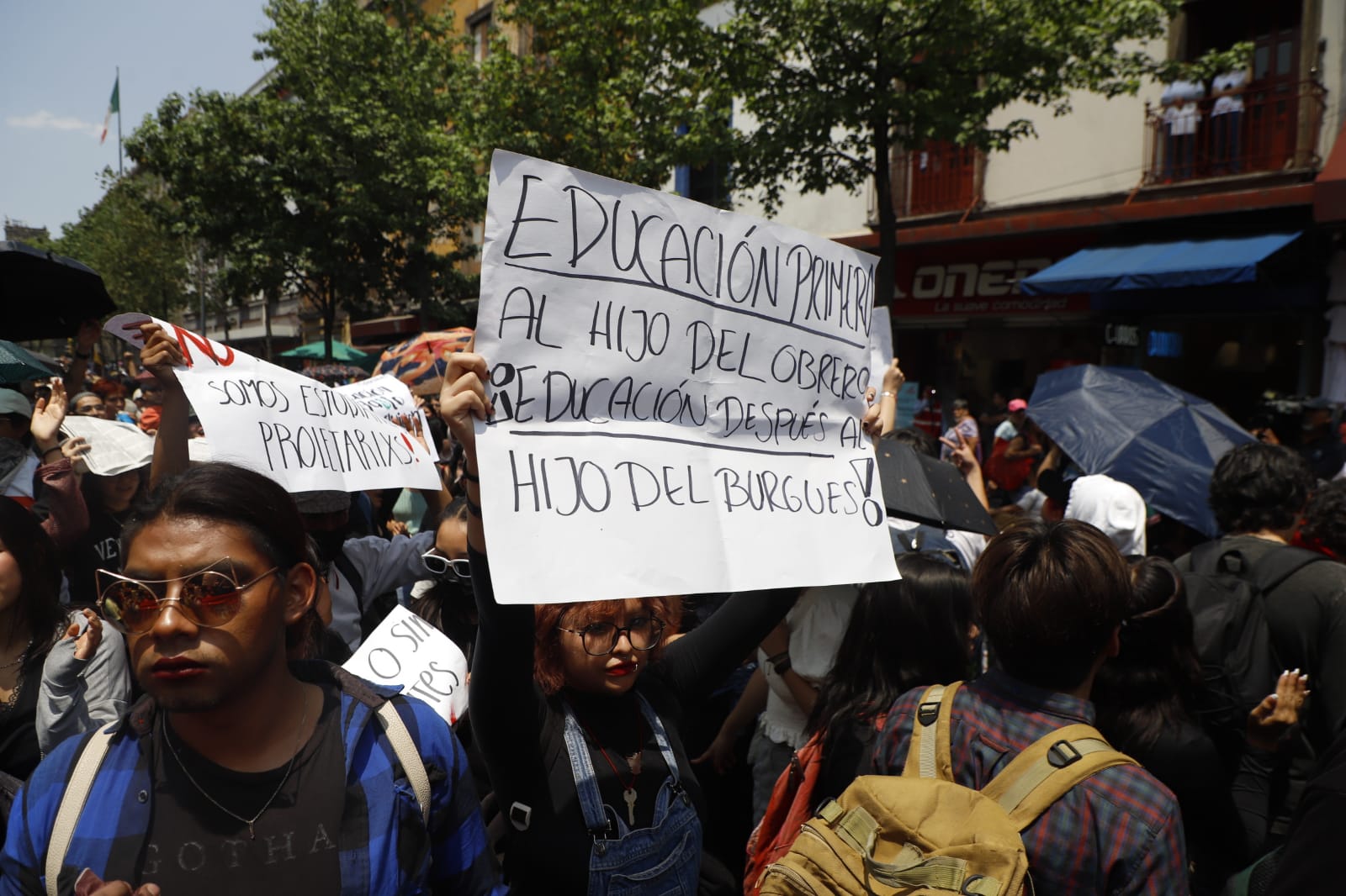 Fotos y videos de la marcha de estudiantes de la UNAM en el Zócalo