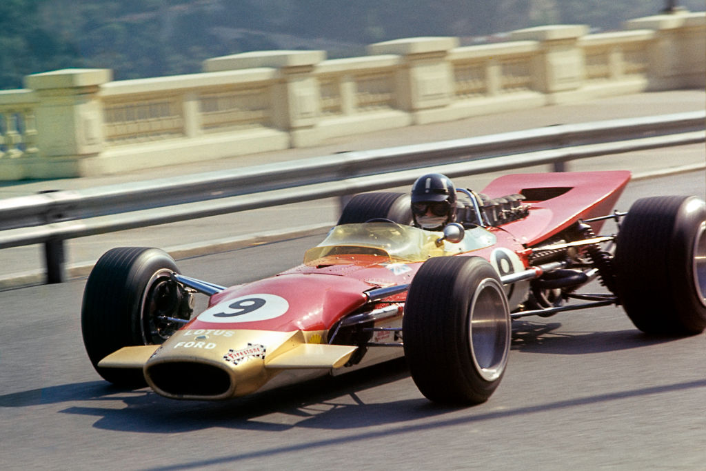 Lotus implementó el alerón delantero en 1968