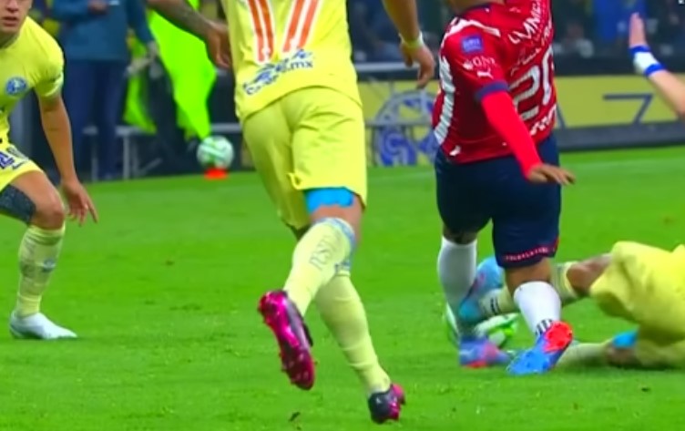 Álvaro Fidalgo se culpa por la eliminación del América ante Chivas