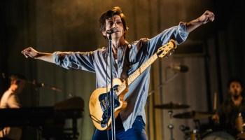 Arctic Monkeys volvió a tocar "Mardy Bum" después de 10 años (y estamos llorando)