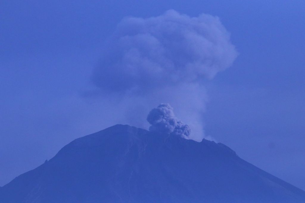 Las impresionantes imágenes de la intensa caída de ceniza por el volcán Popocatépetl