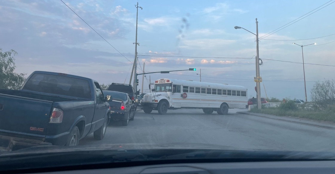camion-tamaulipas-estado-bloqueos