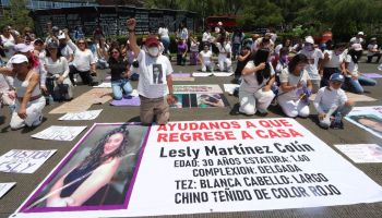 Familiares y amigos de Lesly Martínez Colin, la cual desapareció el 29 de abril de este año. La chica vivía en la alcaldía de Álvaro Obregón y la última vez estuvo con el novio en Jojutla, Morelos.