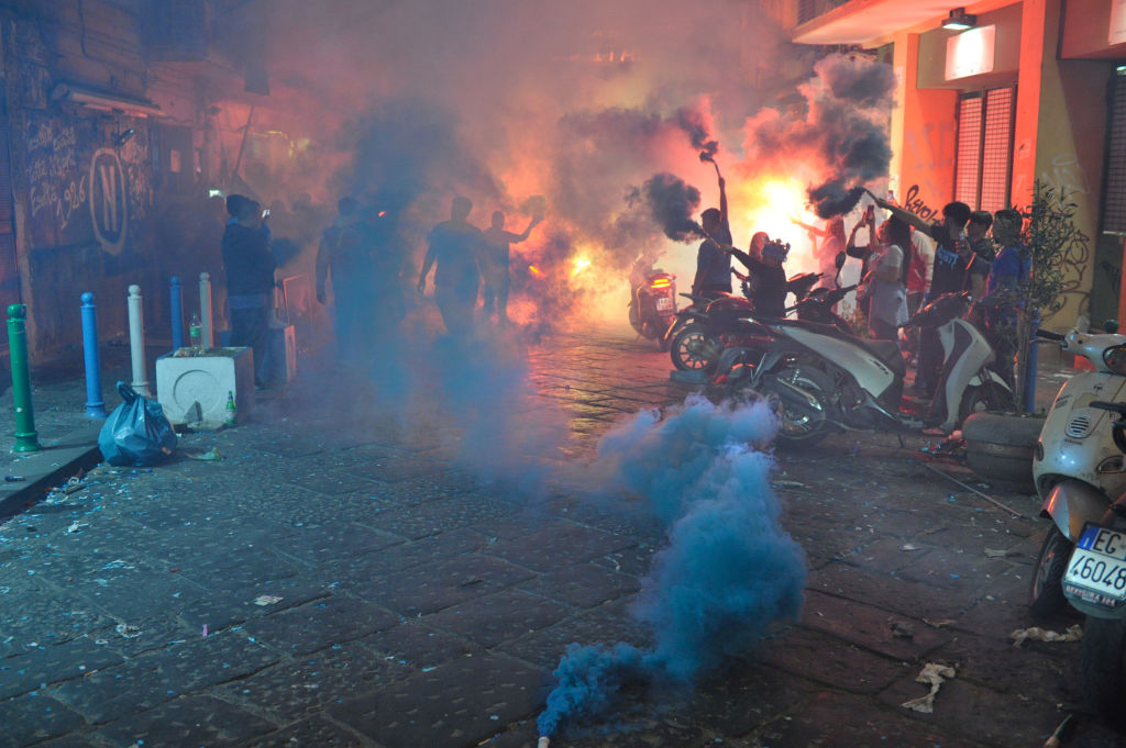 Los festejos por el título del Napoli se salieron de control: Un muerto, 4 heridos graves y 200 lesionados